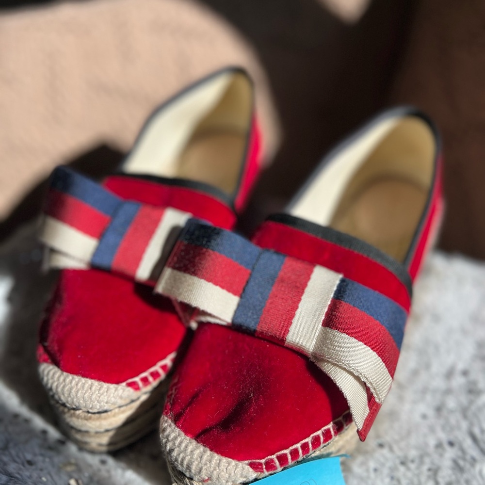 Brand New Gucci Espdrilles. Red, Blue, white color. Velvet material(shoes)